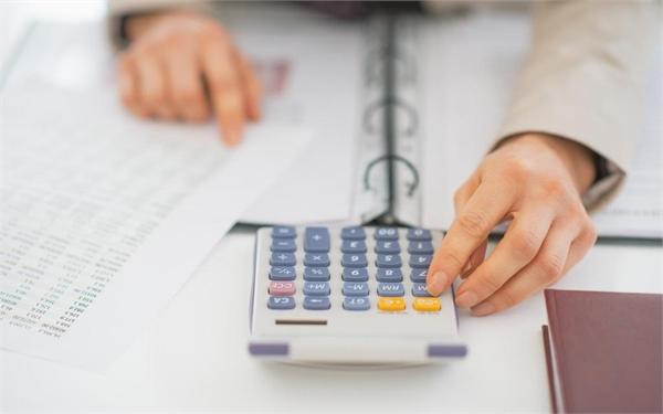 黄金冲高回落显震荡，美联储降息预期与通胀博弈