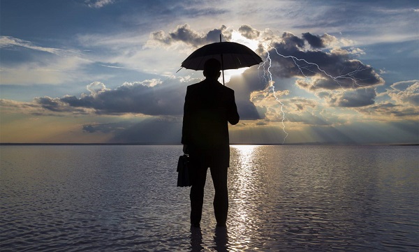 美委紧张局势升级，贵金属市场普涨